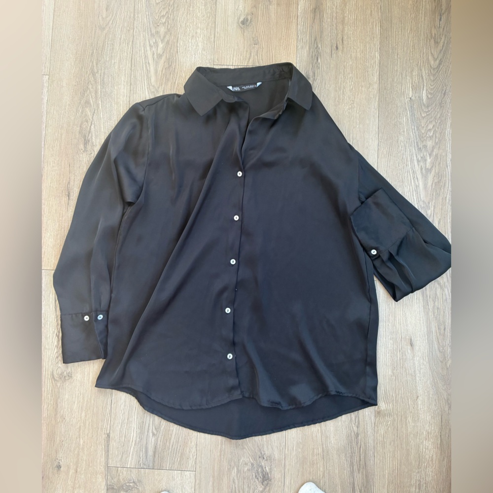 Zara women’s Elegant Black Button-Down Shirt